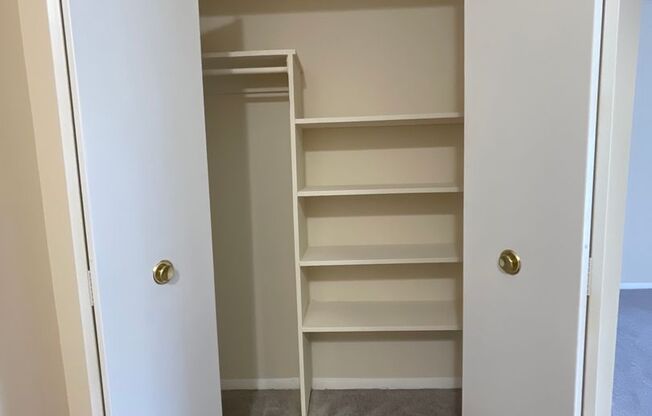 2 beds, 2 baths, 1,000 sqft, $1,950, Unit 14210 #204