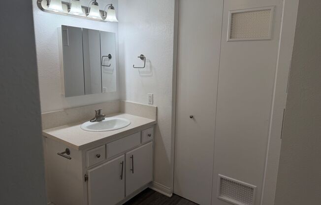 1 bed, 1 bath, 694 sqft, $2,465, Unit 612