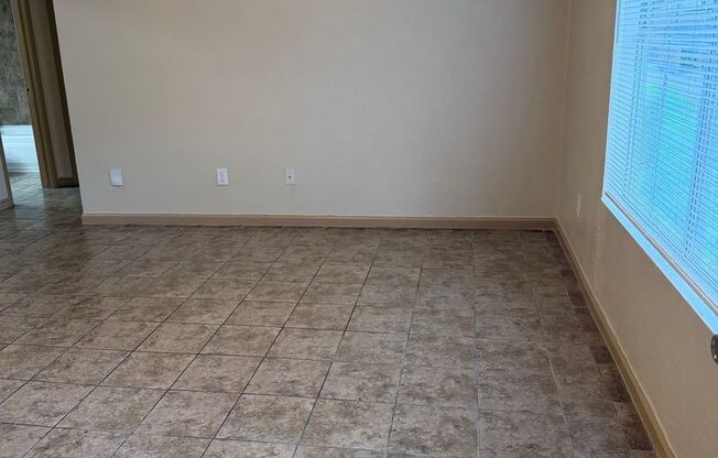 2 beds, 2 baths, 844 sqft, $1,155, Unit 211