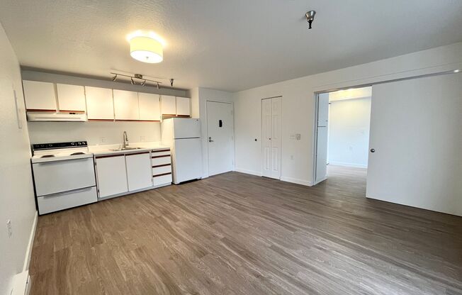 1 bed, 1 bath, 480 sqft, $1,395, Unit 114