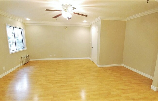 2 beds, 2 baths, 910 sqft, $2,595, Unit 209