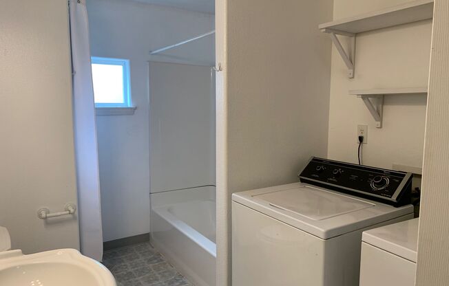 2 beds, 1 bath, 900 sqft, $1,850, Unit 4314 Upper