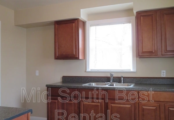 1445 Catherine St (Cherokee)