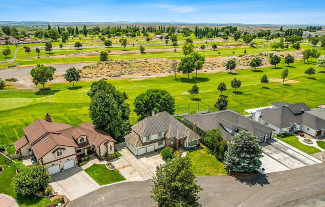 Home on the Moses Lake Gold Club Golf Course