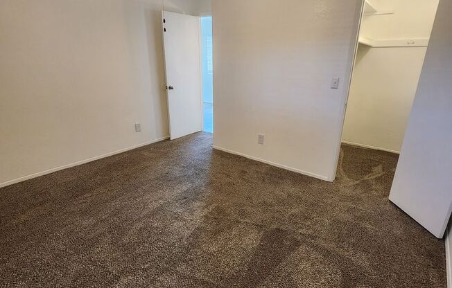 1 bed, 1 bath, 800 sqft, $999