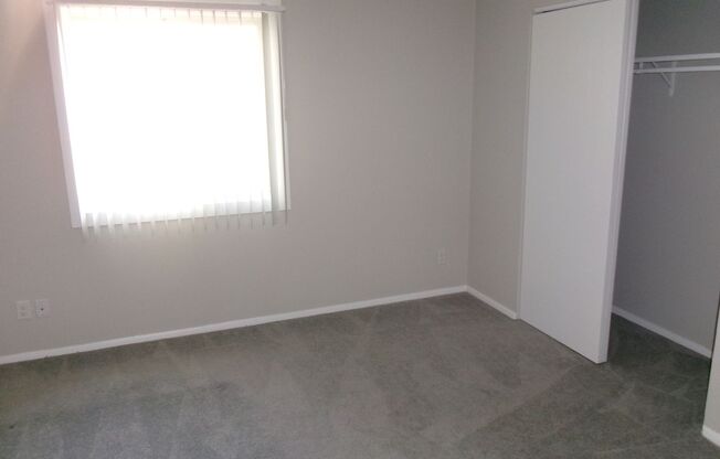 1 bed, 1 bath, 755 sqft, $1,134, Unit 5704G