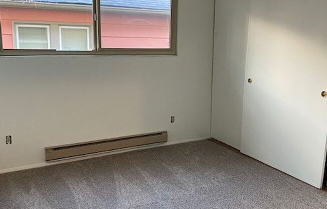 2 beds, 1 bath, 950 sqft, $2,095