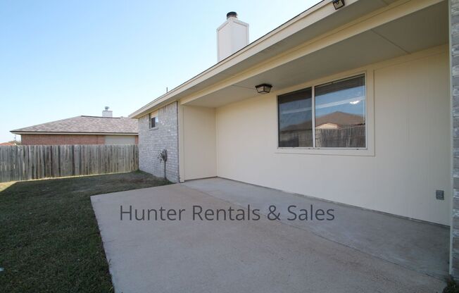 4 beds, 2 baths, $1,375