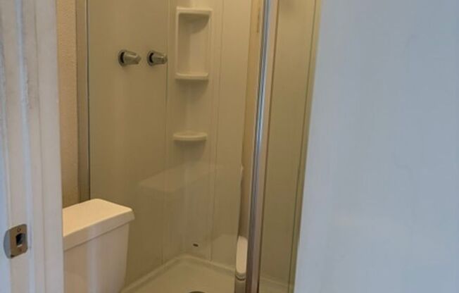Studio, 1 bath, 267 sqft, $850, Unit 100