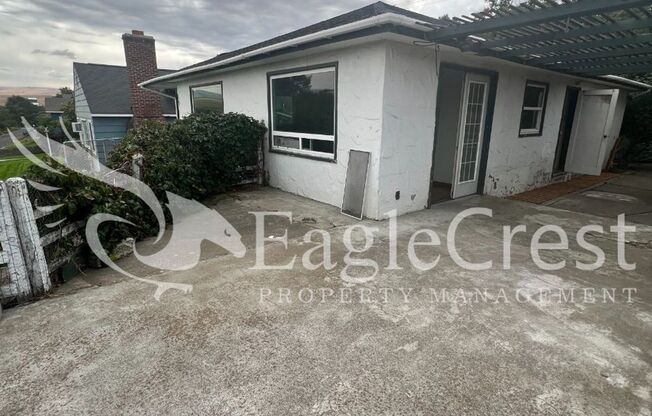 3 beds, 2 baths, $1,995