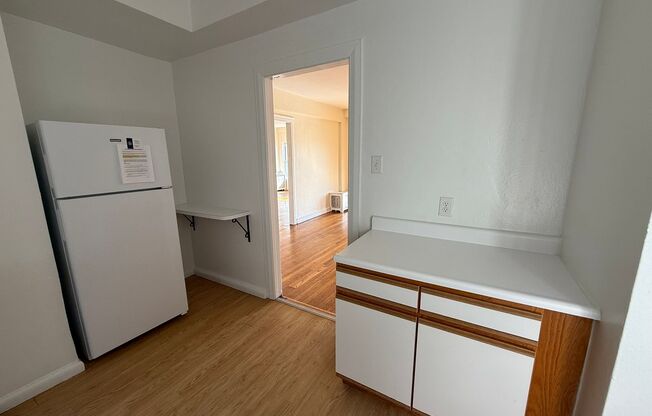 1 bed, 1 bath, 572 sqft, $1,510, Unit Old King Edward 46