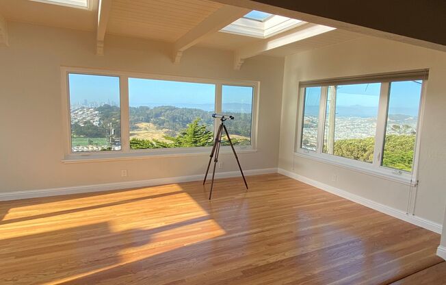 Spectacular view, 3bed 3bath Fmly rm, sun rm, 1800 sq ft