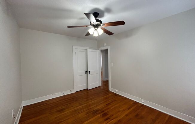 2 beds, 1 bath, $1,295, Unit B3610