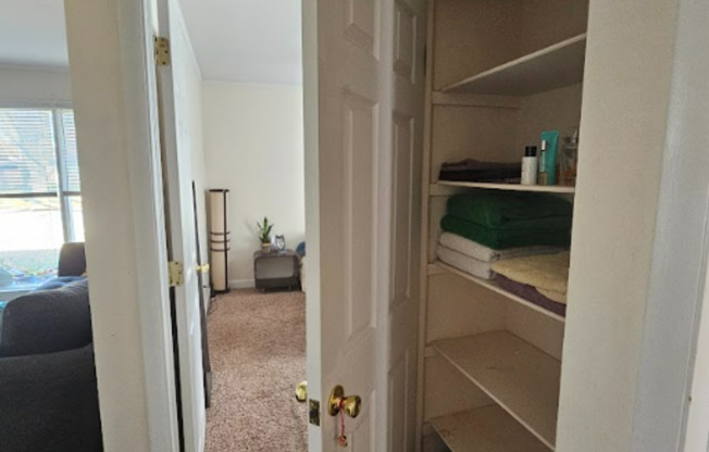 2 beds, 1 bath, $1,150