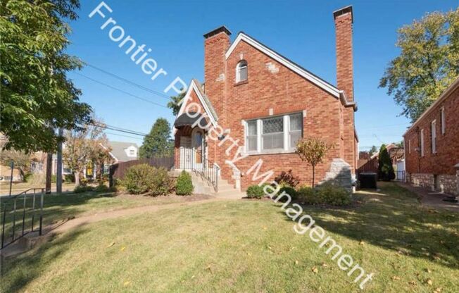 Beautiful 4 Bedroom 2 Bath Home in Lindenwood Park