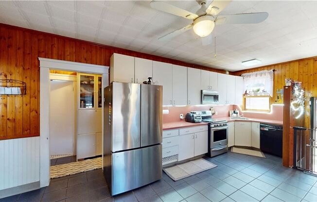 ****Providence/Mt. Pleasant – Single Family with Electric Included - $3,395***