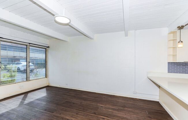 Tropic Gardens - renovated, split level 2, bedroom, 2 bath with 2 parking stalls