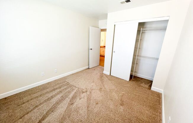 2 beds, 1 bath, 875 sqft, $1,590, Unit 445-238