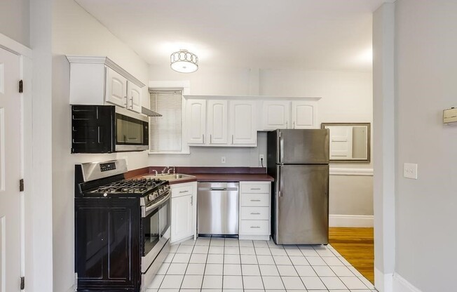Studio, 1.5 baths, 410 sqft, $2,800, Unit 10