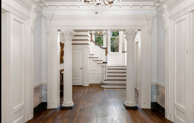 Beautifully Renovated Apartment in Historic Mansion