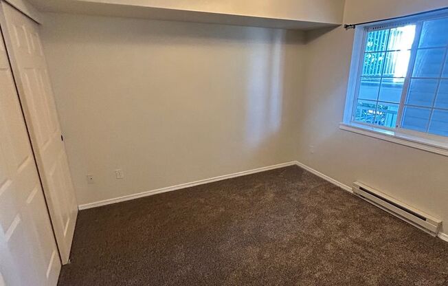 2713 W Maplewood Condo