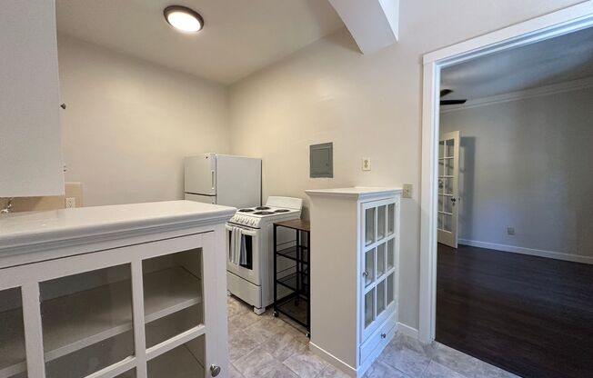 Studio, 1 bath, $1,450, Unit 8