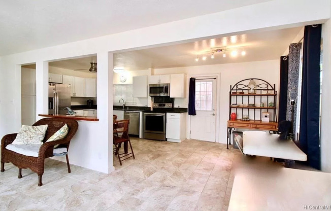 6 bed 2 bath, Multi-Family home, Converted Garage and ample storage.