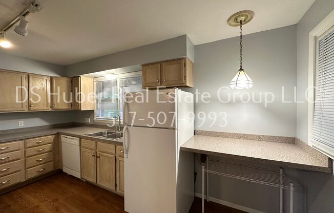 526 W HILLSDALE SAINT HILLSDALE 526