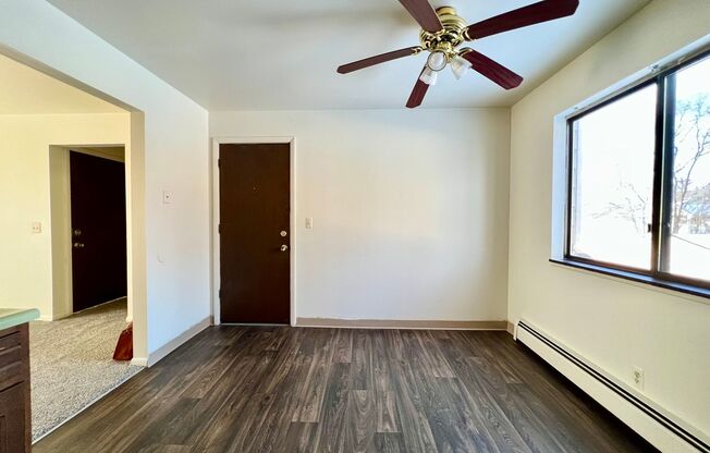 2 beds, 1 bath, 725 sqft, $1,050, Unit 2333