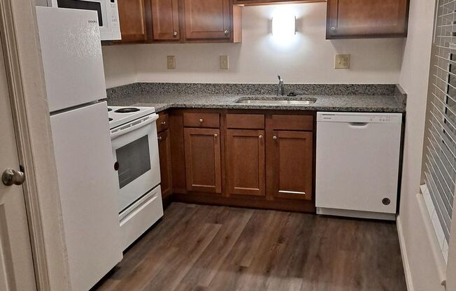 2 beds, 1.5 baths, 1,100 sqft, $1,165, Unit 190207