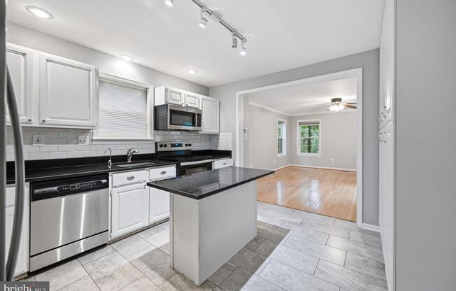 Beautiful & Spacious 5 BR/2.5 Bath home