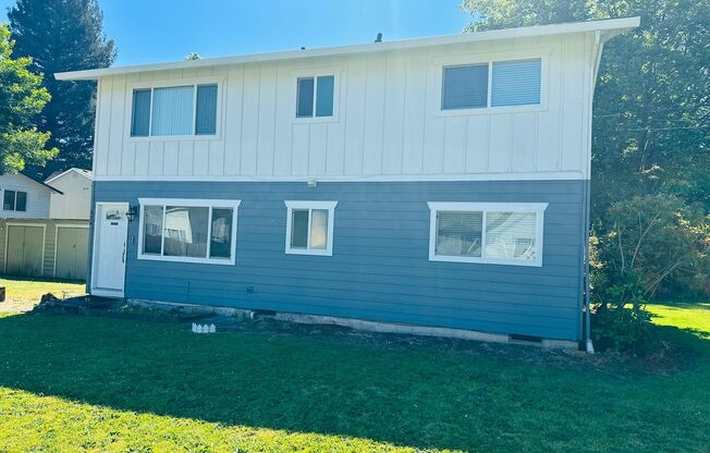 Charming Remodeled Camas Duplex