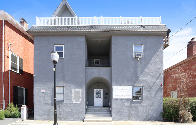 215 HIGH ST