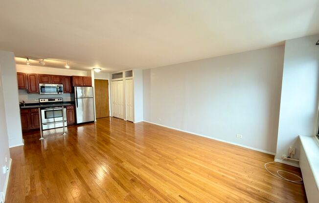 1 bed, 1 bath, 700 sqft, $2,000, Unit 418-1609