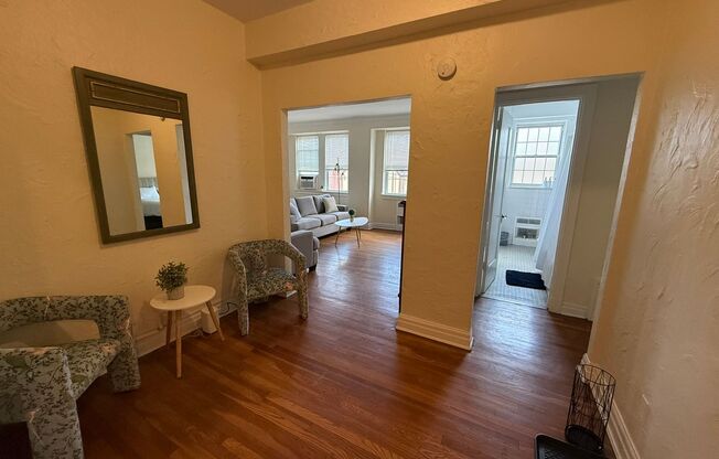 2 beds, 2 baths, 1,303 sqft, $3,000, Unit New King Edward  402