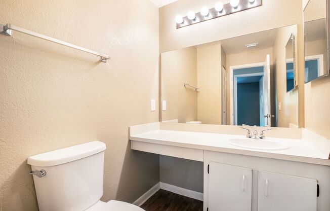 2 beds, 1.5 baths, 1,075 sqft, $2,085, Unit 15201