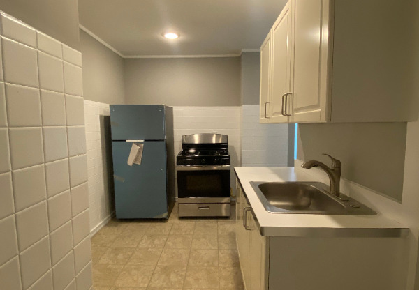 131 E 46 ST