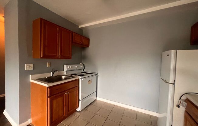 1 bed, 1 bath, $995, Unit 305