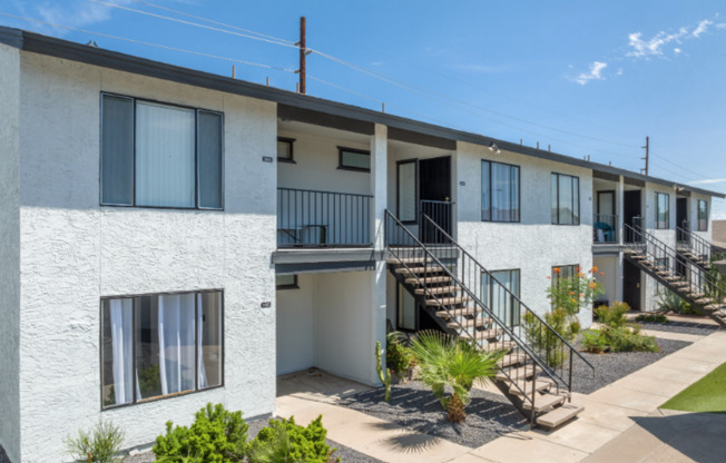 1 bed, 1 bath, 700 sqft, $1,195, Unit 15-017