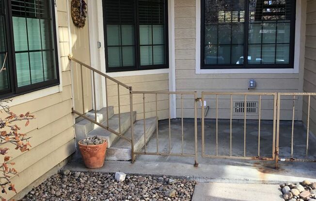 Luxury 2 Bed 1 Bath Condo w/ ATTACHED GARAGE