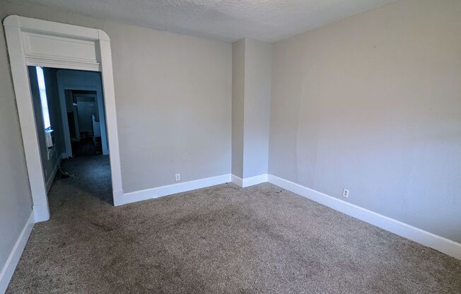 2 bed 1 bath duplex home!
