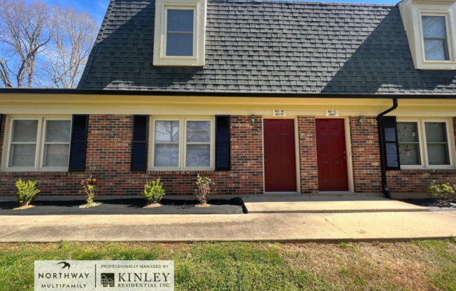 2 beds, 1.5 baths, 907 sqft, $1,300, Unit 14F