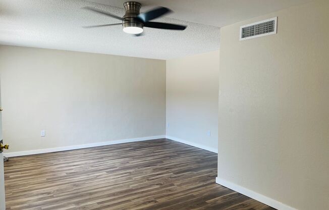 2 beds, 1 bath, 1,076 sqft, $1,295, Unit 3838/Park