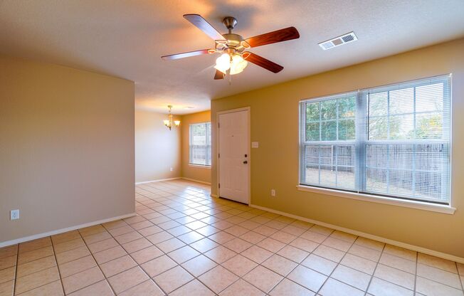 3 beds, 2 baths, $950, Unit 1615 A