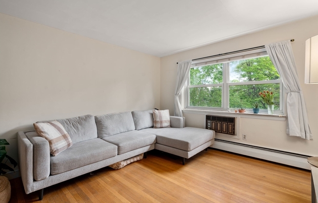 14 Commonwealth Ct #13