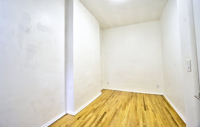 445 E 78 ST