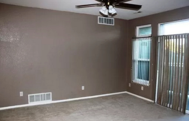 Commuter’s Dream! Spacious 3BD/2BA Cherry Grove Condo in Aurora