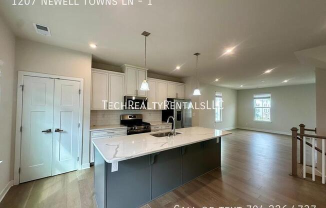 1207 NEWELL TOWNS LN
