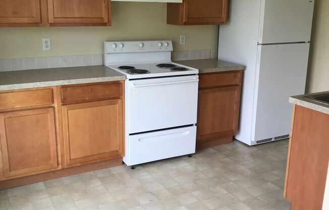 2 beds, 2 baths, 1,000 sqft, $1,400, Unit 102