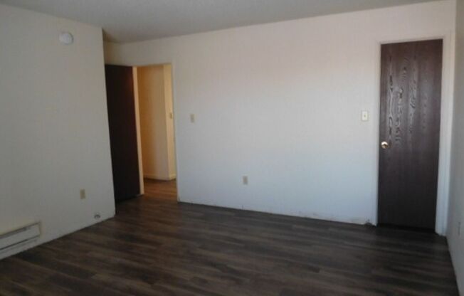 2 beds, 1 bath, $1,325, Unit UNIT 275